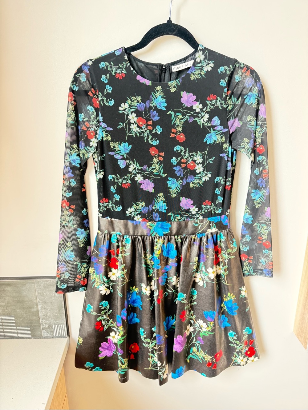 Alice + Olivia Faux Leather Mesh
Long Sleeve Black Floral Mini Dress - Size 4 - Picture 4 of 7